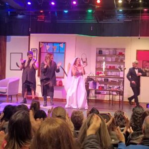 B Velez festejo cumple en escenari de SUSPENDAN LA BODA,junto a Naza
