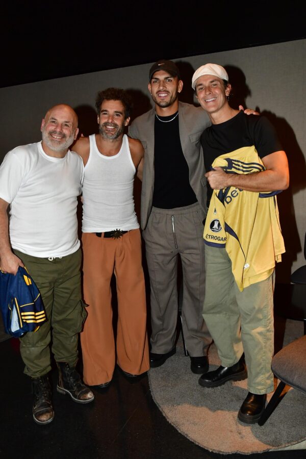 @rsfotosok Paredes fue al teatro